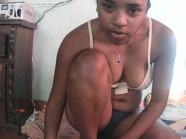 TriciaBella webcam