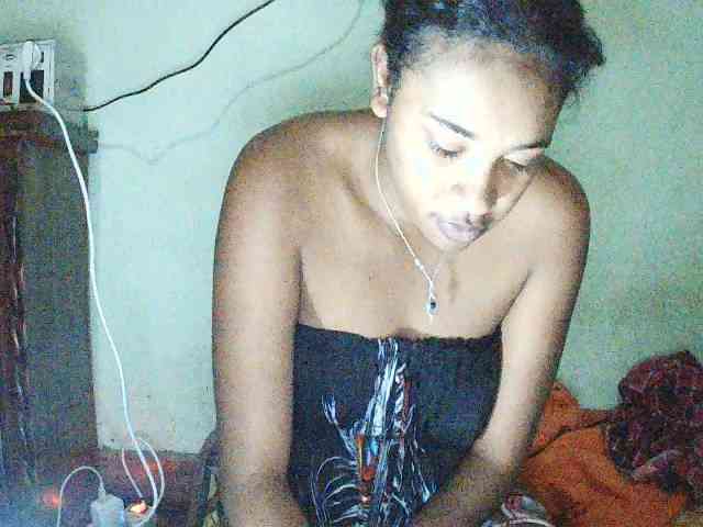 TriciaBella webcam