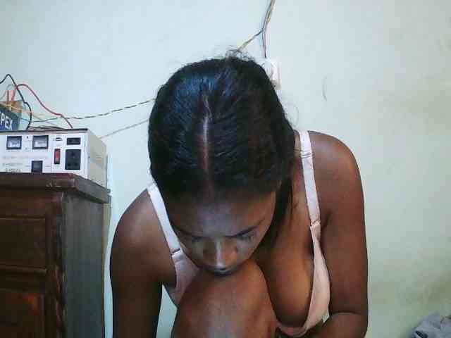 TriciaBella webcam