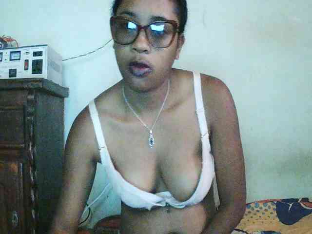 TriciaBella webcam