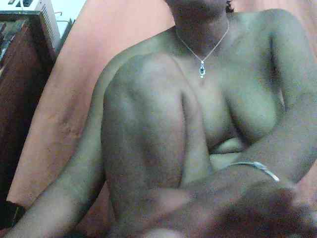 TriciaBella webcam