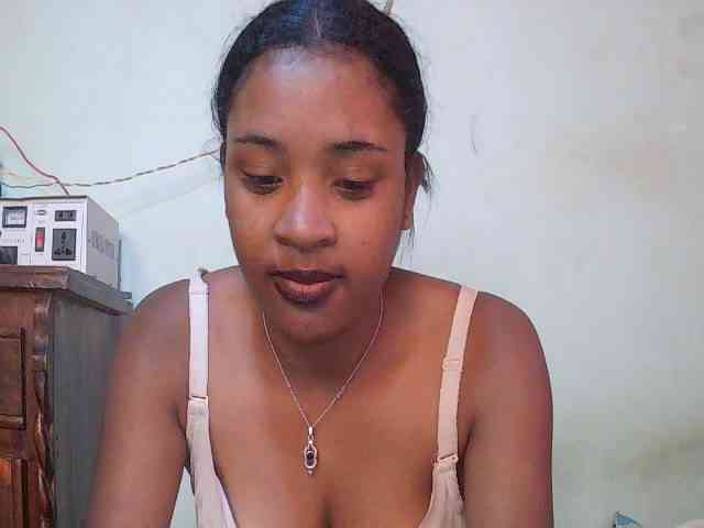 TriciaBella webcam