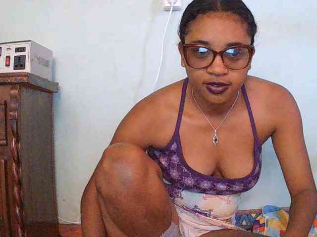 TriciaBella webcam