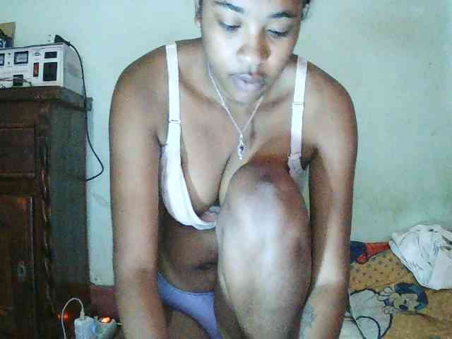 TriciaBella webcam