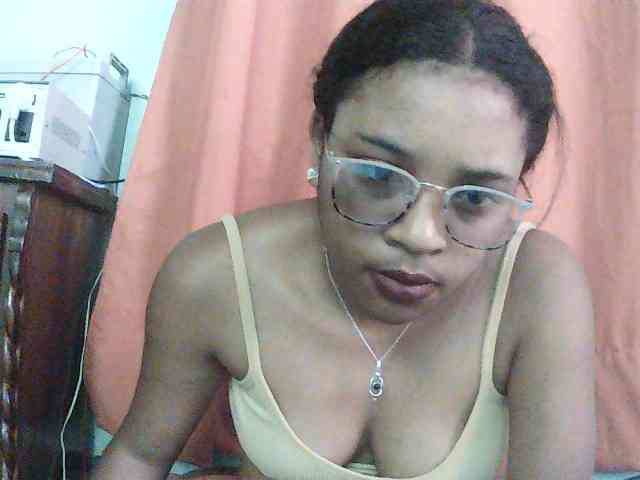 TriciaBella webcam