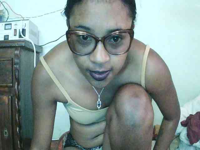 TriciaBella webcam