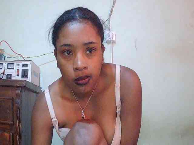 TriciaBella webcam