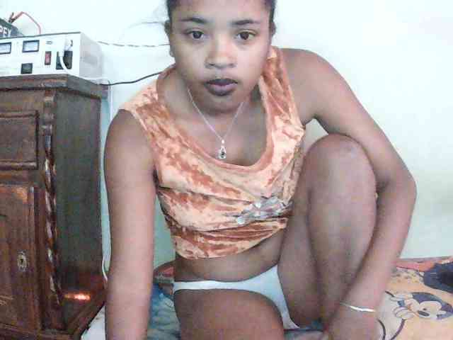 TriciaBella webcam