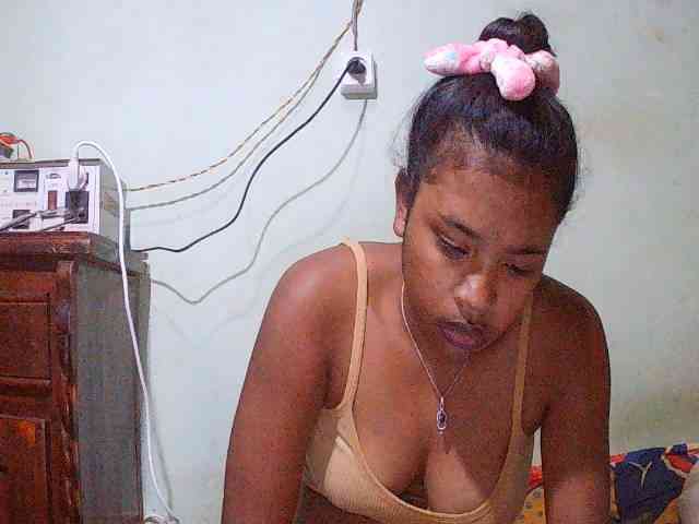 TriciaBella webcam