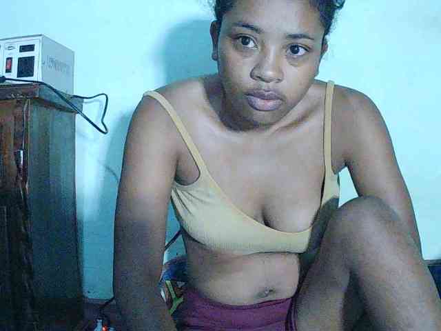 TriciaBella webcam