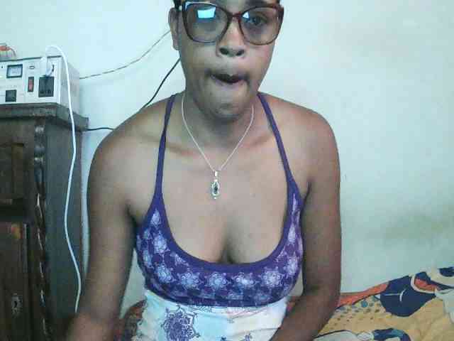 TriciaBella webcam