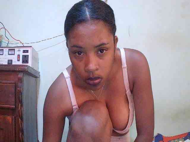 TriciaBella webcam