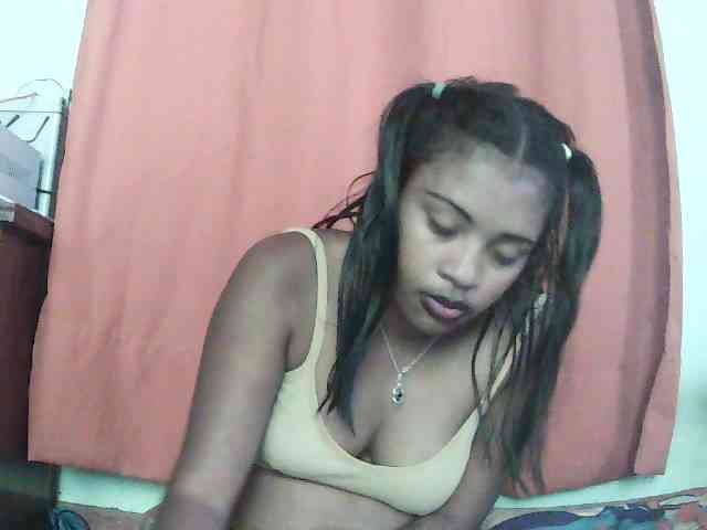 TriciaBella webcam
