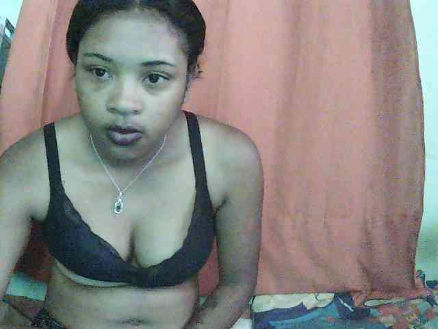 TriciaBella webcam