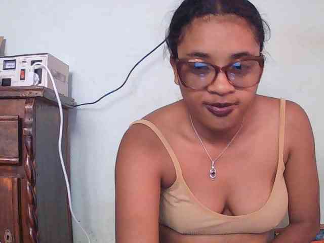TriciaBella webcam