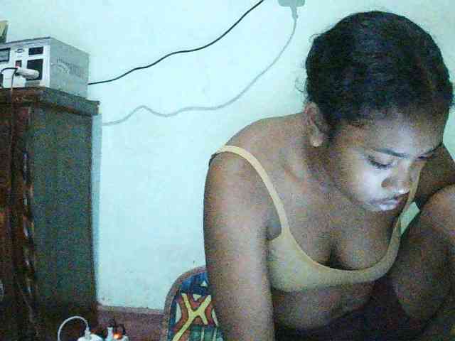 TriciaBella webcam
