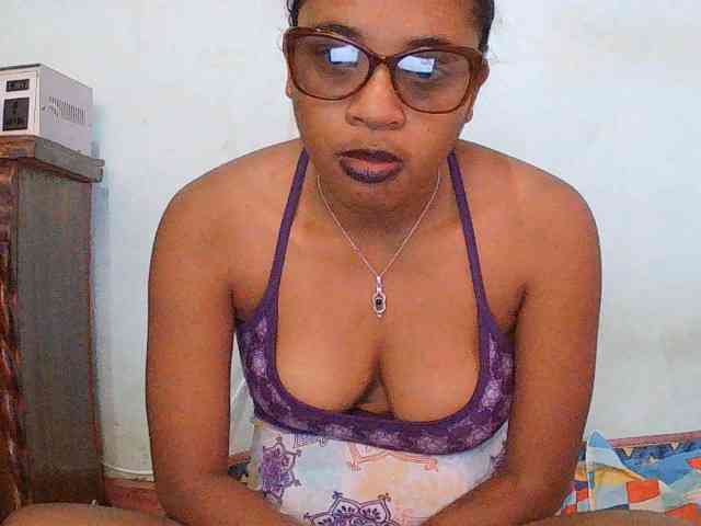 TriciaBella Live Webcam on BongaCams