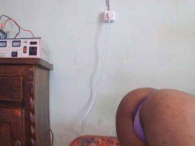 TriciaBella webcam