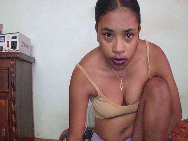 TriciaBella webcam