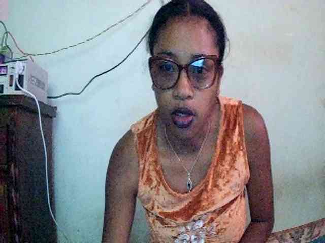 TriciaBella webcam