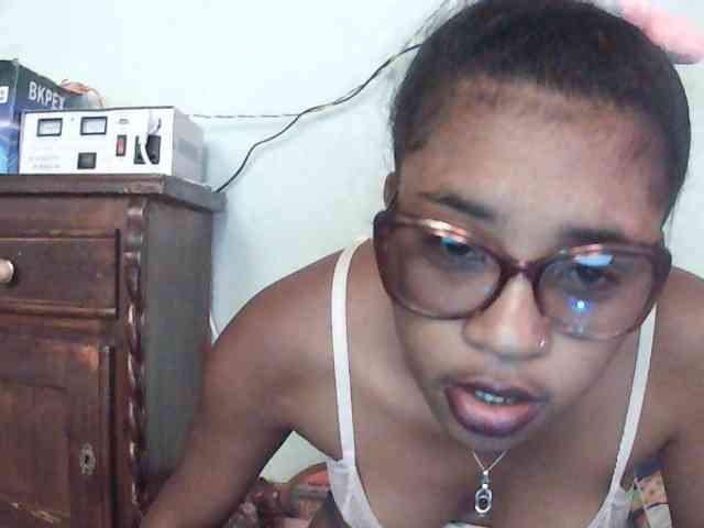 TriciaBella webcam