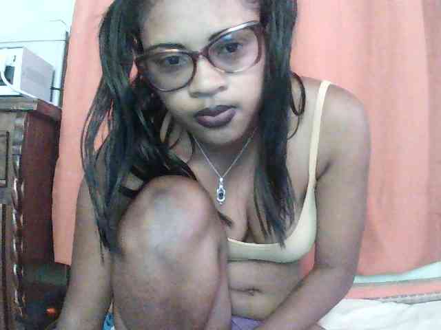 TriciaBella webcam