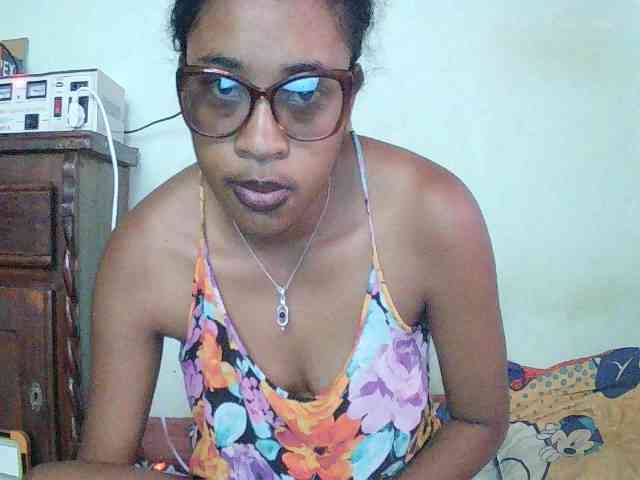 TriciaBella webcam