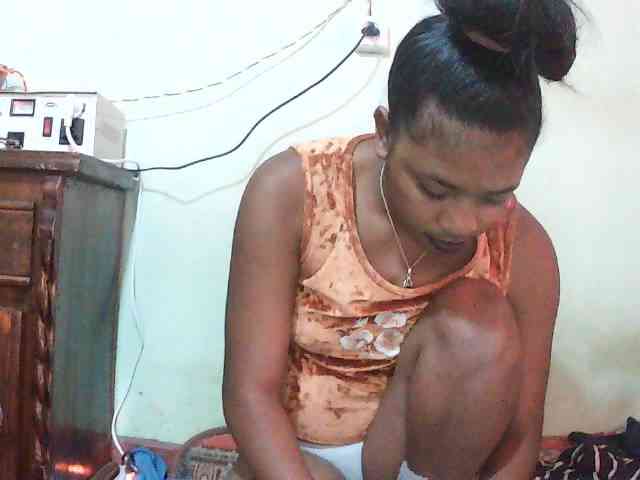 TriciaBella webcam
