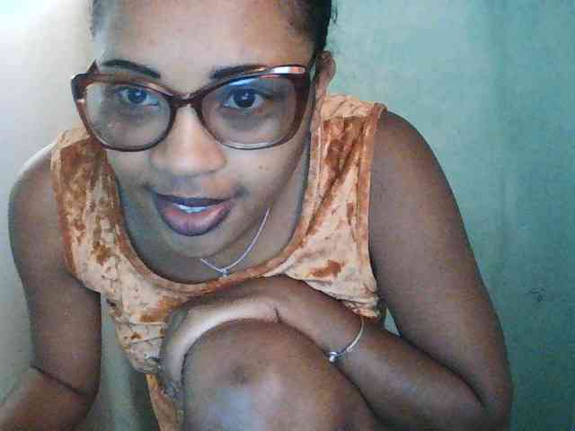TriciaBella webcam