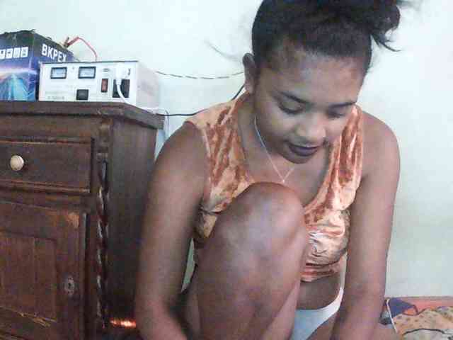 TriciaBella webcam