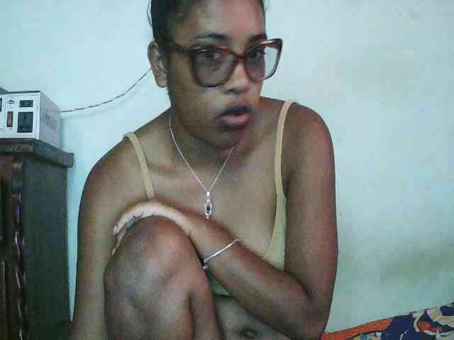 TriciaBella webcam