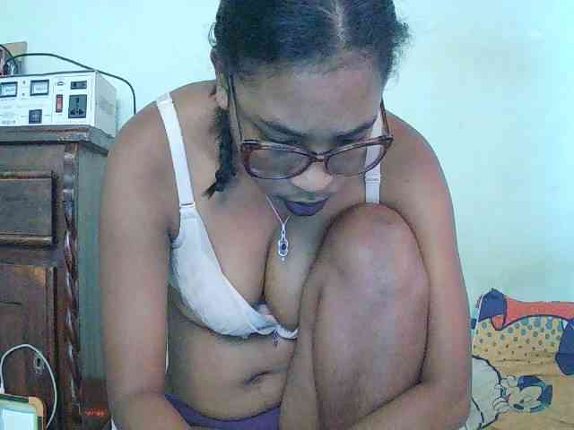 TriciaBella webcam