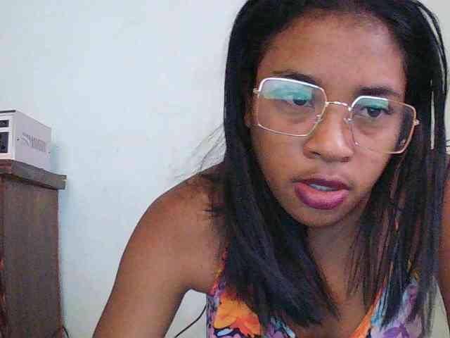 TriciaBella webcam