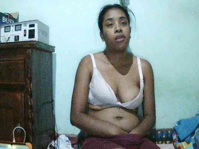 TriciaBella webcam