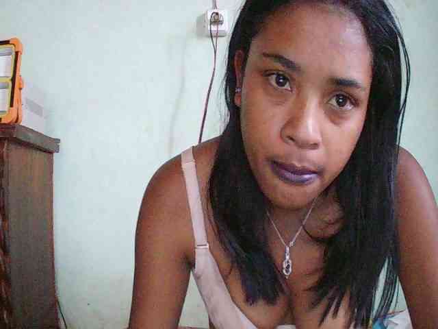 TriciaBella webcam