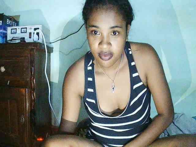 TriciaBella webcam