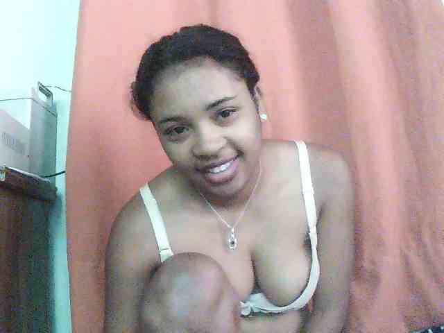 TriciaBella webcam