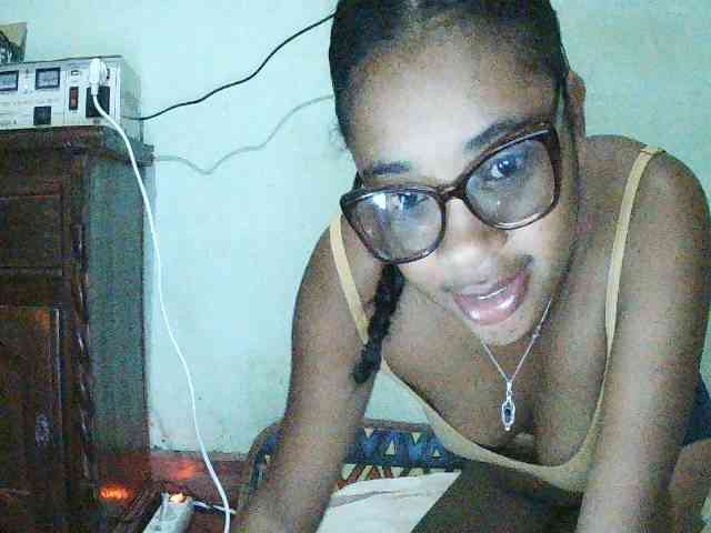 TriciaBella webcam