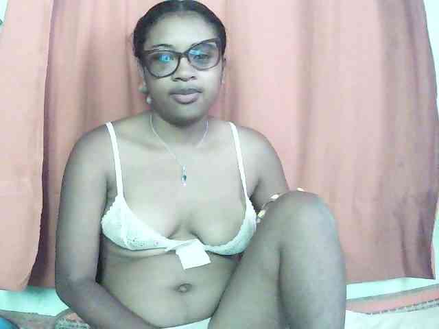 TriciaBella webcam