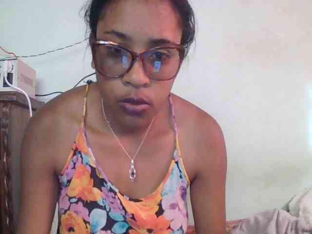 TriciaBella webcam