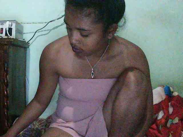 TriciaBella webcam