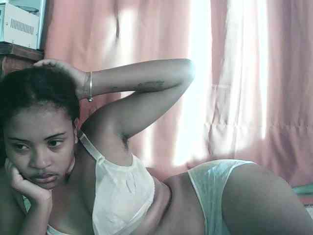 TriciaBella webcam