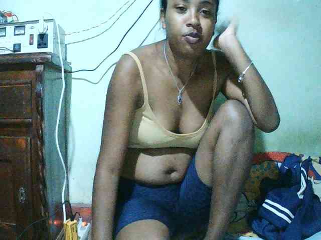 TriciaBella Live Webcam on BongaCams