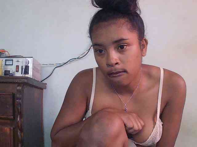 TriciaBella webcam