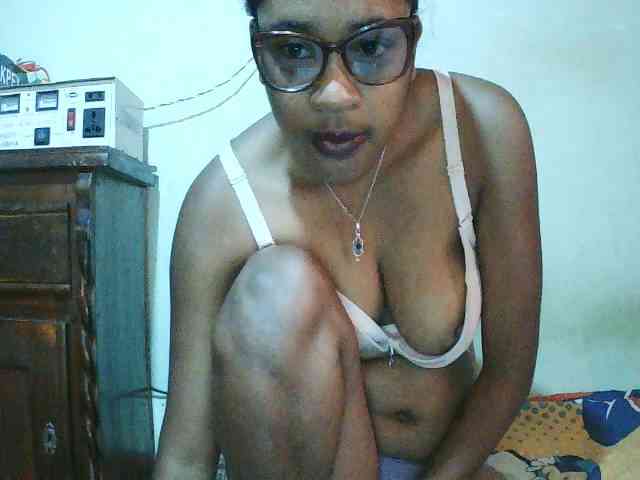TriciaBella Live Webcam on BongaCams