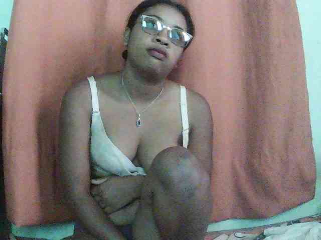 TriciaBella webcam