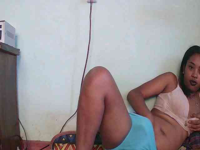 TriciaBella webcam