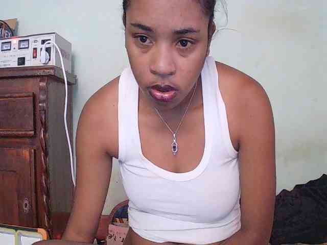 TriciaBella webcam