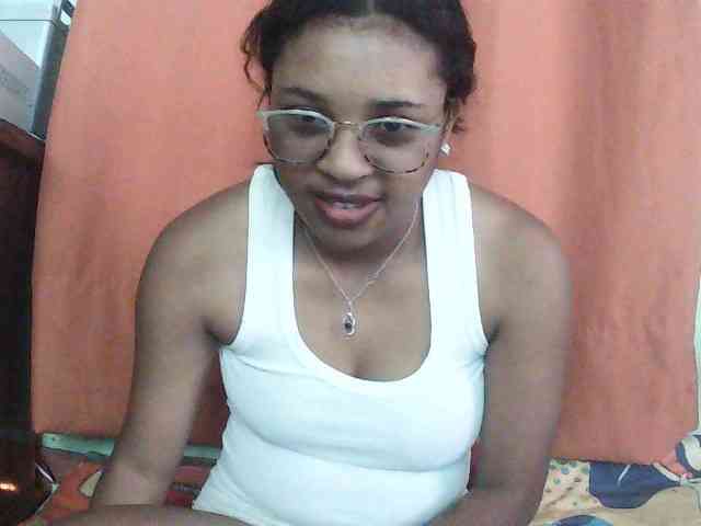 TriciaBella webcam