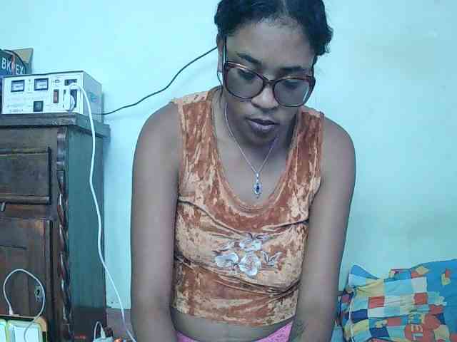TriciaBella webcam